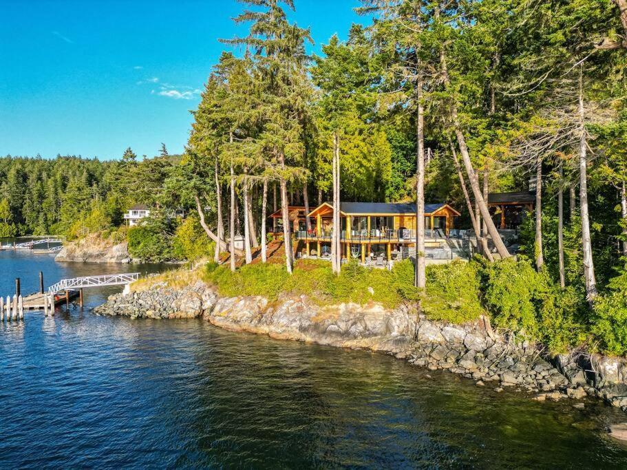 Kingfisher Manor Villa Sooke Bagian luar foto