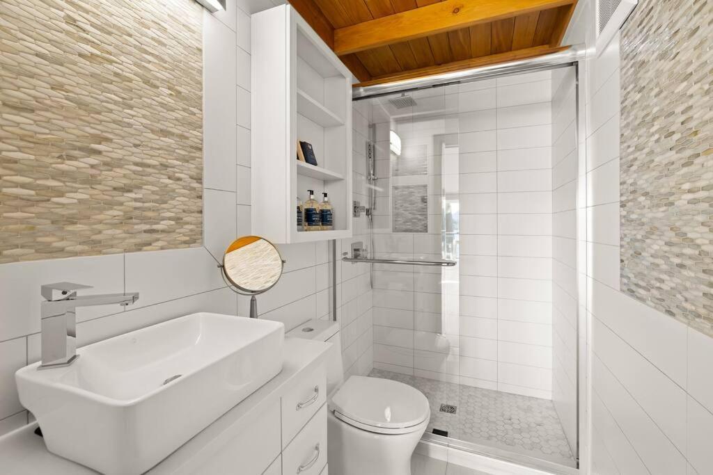 Kingfisher Manor Villa Sooke Bagian luar foto