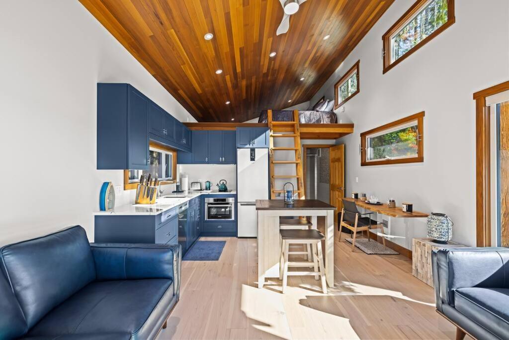 Kingfisher Manor Villa Sooke Bagian luar foto
