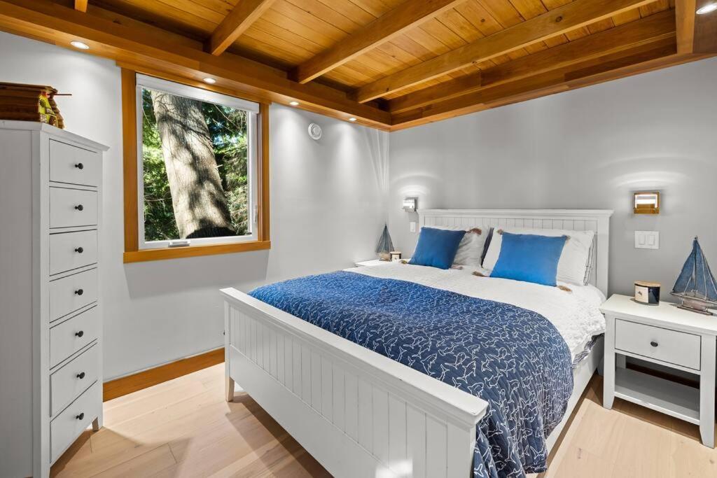 Kingfisher Manor Villa Sooke Bagian luar foto
