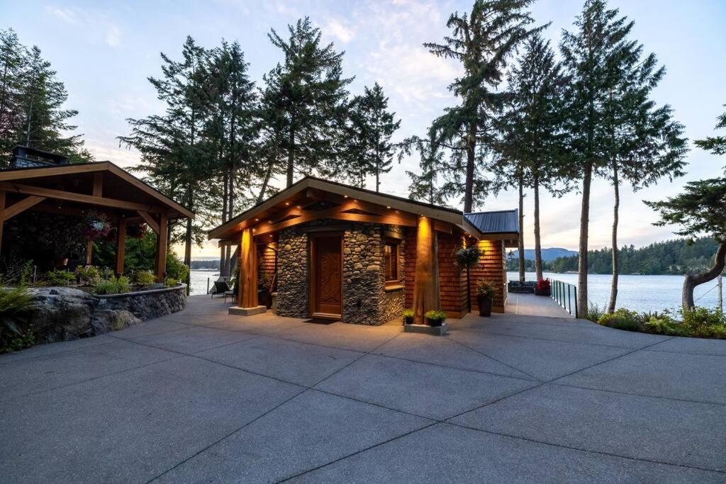 Kingfisher Manor Villa Sooke Bagian luar foto