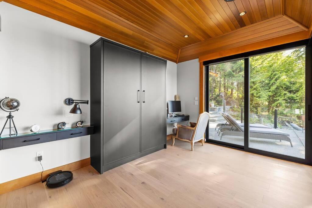 Kingfisher Manor Villa Sooke Bagian luar foto