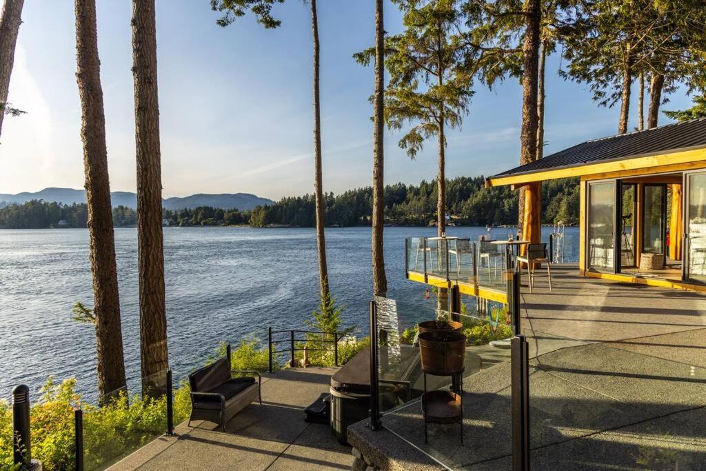 Kingfisher Manor Villa Sooke Bagian luar foto