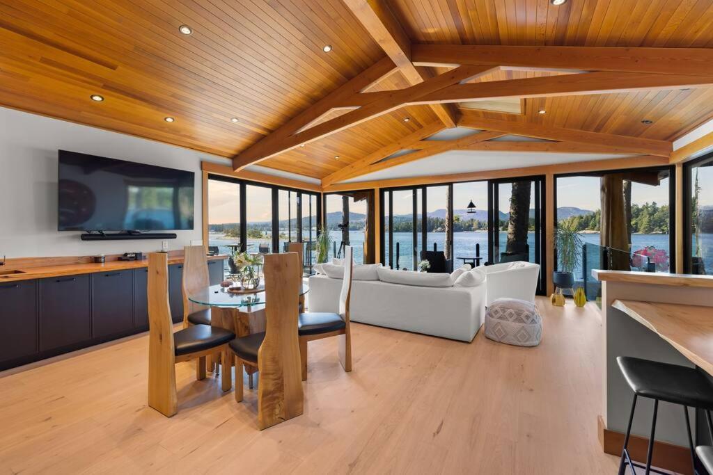 Kingfisher Manor Villa Sooke Bagian luar foto