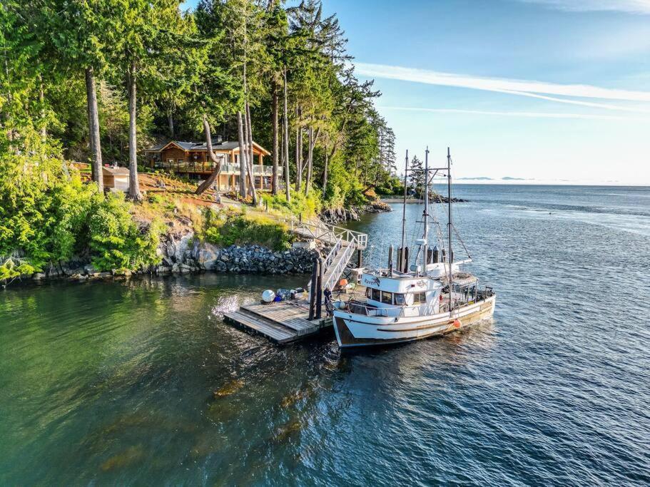 Kingfisher Manor Villa Sooke Bagian luar foto