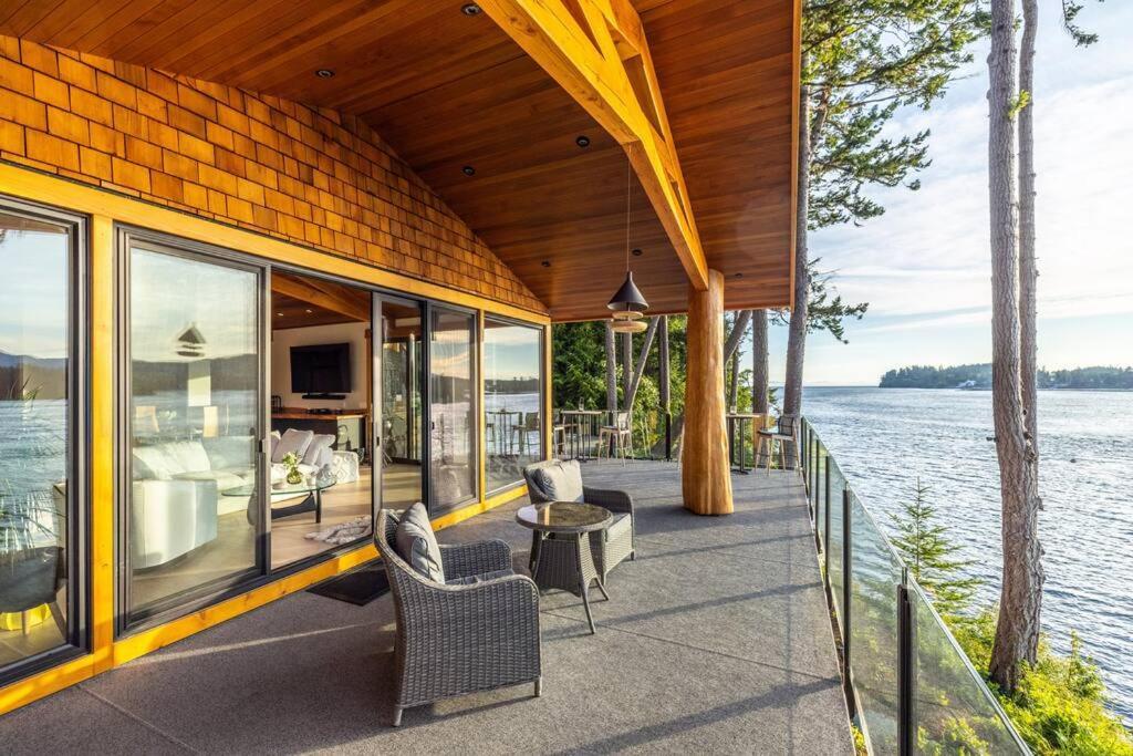Kingfisher Manor Villa Sooke Bagian luar foto