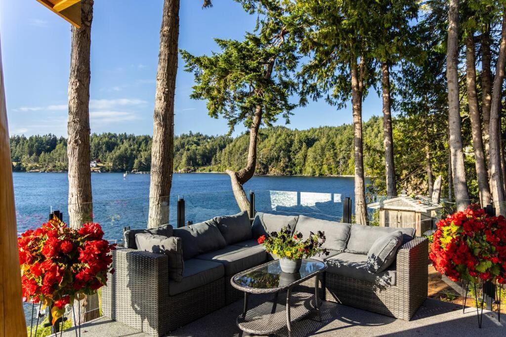 Kingfisher Manor Villa Sooke Bagian luar foto